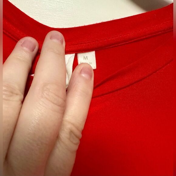 Red High Neck Tank Top Flowy Size: Medium Woman's (18) - Picture 2 of 2